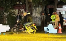 Va chạm với ô tô tải, hai mẹ con tử vong trong đêm