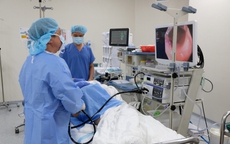 Báo động 'trẻ hóa' ung thư đại tràng, bác sĩ khuyến cáo 6 bệnh lý phổ biến