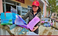 Trường học xác xơ sau lũ lịch sử, sách vở ngập bùn
