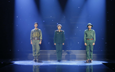 Ekip 'Mưa đỏ' biểu diễn tại chương trình 'Giai điệu Tự hào: Vang mãi Bài ca người lính'