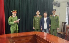 Nhắc không đội mũ bảo hiểm, Tổ trưởng Tổ An ninh bị thanh niên tấn công