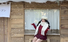 Giới trẻ Hà Nội bùng nổ check-in Giáng sinh với tuyết rơi giá 0 đồng