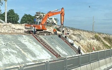 Gia cố mái taluy trên cao tốc Vĩnh Hảo - Phan Thiết khắc phục tình trạng ngập