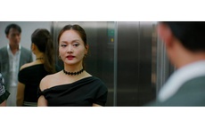 Mỹ Anh (Phương Oanh) nhận ra sự khác thường giữa chồng và Linh (Lan Phương)