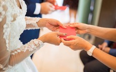 Mừng cưới 5 triệu đồng bị mắng là 'tệ bạc': Tôi ám ảnh mãi 1 chỉ vàng bạn tặng năm xưa