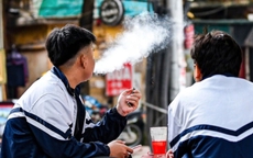 Thuốc lá điện tử - 'bóng ma nicotine' đe dọa thế hệ trẻ và yêu cầu cấp bách siết chặt hành lang pháp lý