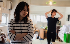 Tôi sợ hãi trước quan điểm dạy con của nhà vợ: 'Con gái chỉ cần có ngoại hình'