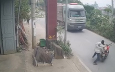 Tạm giữ người đàn ông đẩy CSGT vào đầu xe tải đang chạy
