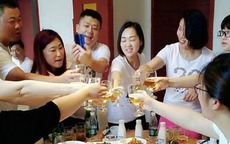 Họp lớp sau 30 năm: Tôi học được 3 quy tắc sống đáng giá hơn mọi cuốn sách