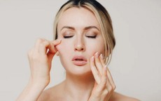 Tập yoga cho mặt - biện pháp thải độc tự nhiên không phải ai cũng biết