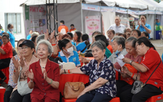 Tin vui mới cho nhóm người cao tuổi TPHCM, sẽ nhận quà tặng đặc biệt mức cao nhất đến 2.400.000 đồng từ tháng 1/2026