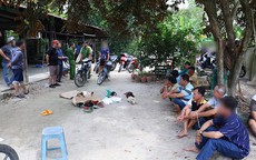 Đột kích bãi đất trống, bắt giữ 8 đối tượng tham gia đá gà ăn tiền
