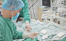 Cô giáo ở Hà Nội suýt chết sau 15' ăn miến ngan ngoài hàng cùng bạn vì lý do không ngờ tới