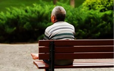 Khi nhiều người chán việc, cụ ông 75 tuổi vẫn bám trụ một công việc suốt 60 năm và cái kết