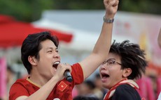 Nhạc sĩ Nguyễn Văn Chung và nhiều sao Việt vỡ òa ăn mừng đội tuyển Việt Nam giành chiến thắng