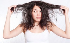 Mẹo khắc phục tình trạng tóc bết vào mùa đông