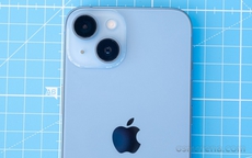 Giá iPhone 14 mới nhất giảm chạm đáy, rẻ chưa từng thấy, xịn chẳng kém iPhone 17, xứng danh iPhoe đáng mua nhất 2025