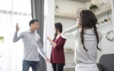 Khi bạo lực gia đình 'dạy' trẻ cách yêu: Yêu là tổn thương hay là an toàn?