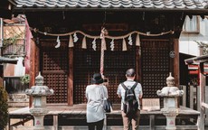 Người dân Nhật Bản làm gì vào ngày đầu tiên của Tết Dương lịch để cầu mong may mắn?