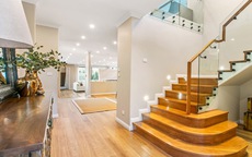 Cầu thang phạm Trung cung ảnh hưởng thế nào đến vượng khí của gia chủ