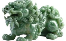 Vật phẩm phong thủy giúp tăng tài lộc khi đặt trên bàn làm việc tại nhà