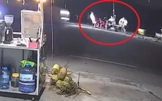 Ba thanh niên uống nước ven đường bị xe khách tông, hai người tử vong