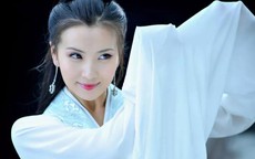 Điêu Thuyền đẹp nhất màn ảnh: Từ bỏ nghệ thuật cưới đại gia, giờ làm giảng viên