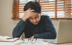 Có tiền không tự giữ, tôi trắng tay sau 8 năm quần quật vì bố cho họ hàng vay