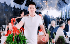 Nhà trai ở Phú Thọ hăm hở gánh lễ sang hàng xóm hỏi cưới gây sốt mạng