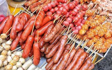 Món ăn đường phố: Ăn thịt nướng, xiên que, thực phẩm 'bẩn' nguy hiểm thế nào?