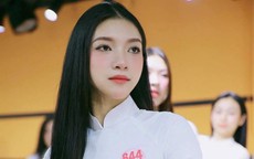Chân dung cô gái quê Tiền Giang được nói giống Hoa hậu Nguyễn Thị Huyền