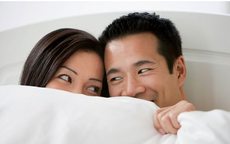 5 cách giúp bạn đời cảm thấy an toàn và dễ dàng khơi gợi hứng thú