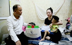 Hành trình gian khổ của người mẹ trẻ ở Quảng Ninh nuôi con mắc nhiều bệnh hiểm nghèo
