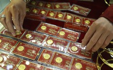 Giá vàng hôm nay 28/4: Vàng SJC, vàng nhẫn Bảo Tín Minh Châu, Doji sụt giảm