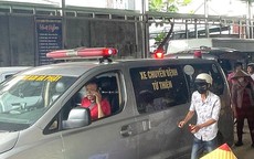 Ngồi chờ con ở bến xe, người phụ nữ gục chết trên ghế