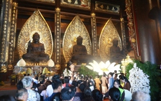 'Biển' người đến chùa Tam Chúc ở Hà Nam chiêm bái xá lợi Đức Phật