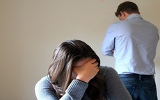 Vợ ngoại tình, chồng đồng ý không ly hôn nhưng nói một câu khiến vợ chết cay chết đắng