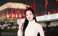 Sao mai Huyền Trang gây xúc động trong chương trình nghệ thuật đặc biệt kỷ niệm sinh nhật Bác Hồ