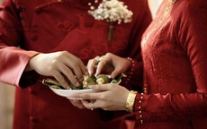 Cưới chạy bầu, người phụ nữ chết lặng khi nghe mẹ chồng lộ âm mưu trong một câu nói
