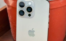 Giá iPhone 15, iPhone 15 Pro Max mới nhất giảm kịch sàn, rẻ chưa từng có, cực dễ mua dù xịn chẳng kém iPhone 16