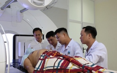 Chuyên gia Bệnh viện Trung ương quân đội 108 trực tiếp về hỗ trợ về xạ trị tại Hà Tĩnh