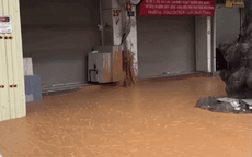 Bùn đất phun trào, tràn ngập phố Cát Linh khi đào hầm metro ở Hà Nội