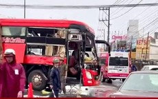 Xe khách đâm container ở Bình Dương lúc rạng sáng, nhiều người bị thương