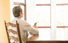 Để ngăn các con giành tài sản với con trai cả, bố để lại bản di chúc bất ngờ và bức thư khiến cả nhà òa khóc