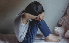 Có những đứa trẻ dành cả đời để chữa lành tuổi thơ: Bữa tối tan vỡ và tiếng khóc trong bóng tối của hai chị em