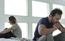 Chồng rút hết tiền trong tài khoản ngân hàng, bỏ nhà đi khi biết vợ bị bệnh
