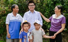 Bố phụ hồ, mẹ không biết chữ, con là thủ khoa toàn quốc thi tốt nghiệp THPT 2025