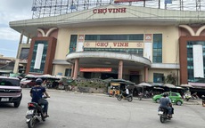 Chợ truyền thống vắng khách, tiểu thương buồn thiu như chợ chiều