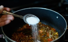 5 mẹo nêm nếm gia vị đúng thời điểm, món ăn tròn vị khó cưỡng