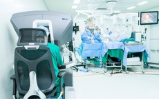 Người phụ nữ 56 tuổi may mắn cắt bỏ ung thư đại trực tràng nhờ làm việc này